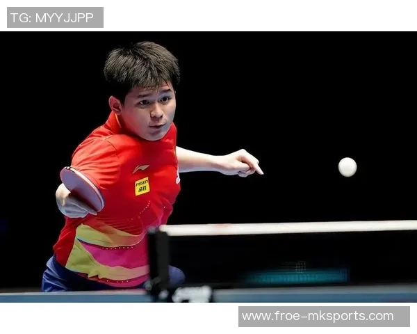 林诗栋共享儿时相片，国家队队友都跑来互动，谈论区太好笑